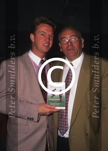 1996 Uitreiking boek tussen Hemel en Bank
Louis v Gaal samen met Bobby Haarms en Danny Blind
Foto Peter Smulders BV