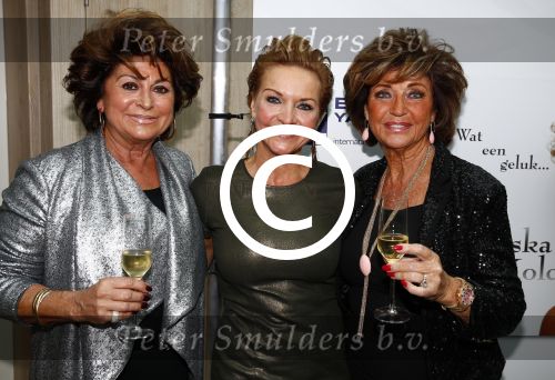 Noordwijk 29 november 2013
50e verjaardag en nieuwe cd van Mariska v Kolck bij beachclub O in Noordwijk. Mariska met netty v d Veer en Christine Kroonenberg