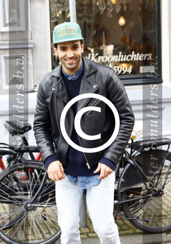 Amsterdam 11 november 2013
Boek presentatie Cariice v Houten en Halina Reijn. Marwan Kenzari met naam op fiets