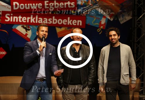 Amsterdam 12 november 2013
Presentatie Sinterklaasboeken van douwe egberts met Winston Gerschtanowitz Ivo Niehe Prinses Laurentien en Najib Amhali in de bibliotheek van Amsterdam.
