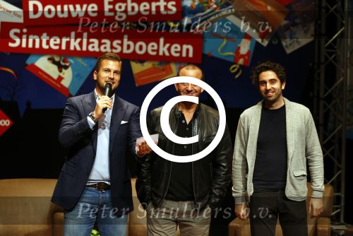 Amsterdam 12 november 2013
Presentatie Sinterklaasboeken van douwe egberts met Winston Gerschtanowitz Ivo Niehe Prinses Laurentien en Najib Amhali in de bibliotheek van Amsterdam.