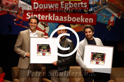Amsterdam 12 november 2013
Presentatie Sinterklaasboeken van douwe egberts met Winston Gerschtanowitz Ivo Niehe Prinses Laurentien en Najib Amhali in de bibliotheek van Amsterdam.