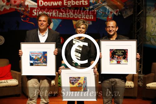 Amsterdam 12 november 2013
Presentatie Sinterklaasboeken van douwe egberts met Winston Gerschtanowitz Ivo Niehe Prinses Laurentien en Najib Amhali in de bibliotheek van Amsterdam.