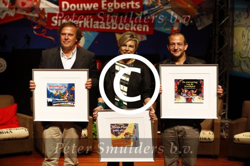 Amsterdam 12 november 2013
Presentatie Sinterklaasboeken van douwe egberts met Winston Gerschtanowitz Ivo Niehe Prinses Laurentien en Najib Amhali in de bibliotheek van Amsterdam.
