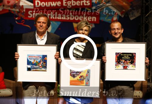 Amsterdam 12 november 2013
Presentatie Sinterklaasboeken van douwe egberts met Winston Gerschtanowitz Ivo Niehe Prinses Laurentien en Najib Amhali in de bibliotheek van Amsterdam.