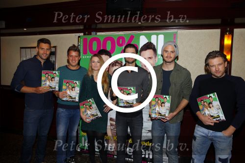 Volendam 26 november 2013
Presentatie cover 100% NL magazine met oa Nick en Simon, Ferri Somogyi , Sandra v Nieuwland en Kees Tol bij Old Dutch.