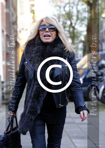 Amsterdam 21 november 2013
Patricia Paay op straat in Amsterdam zuid