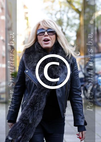 Amsterdam 21 november 2013
Patricia Paay op straat in Amsterdam zuid