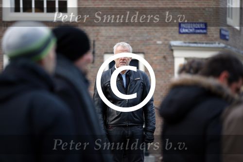 Amsterdam 26 november 2013
Mark v Eeuwen tijdens de opnames van de film kidnap of Freddy Heineken in Amsterdam. peter R de Vries met zijn zoon op de set
