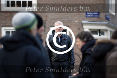 Amsterdam 26 november 2013
Mark v Eeuwen tijdens de opnames van de film kidnap of Freddy Heineken in Amsterdam. peter R de Vries met zijn zoon op de set