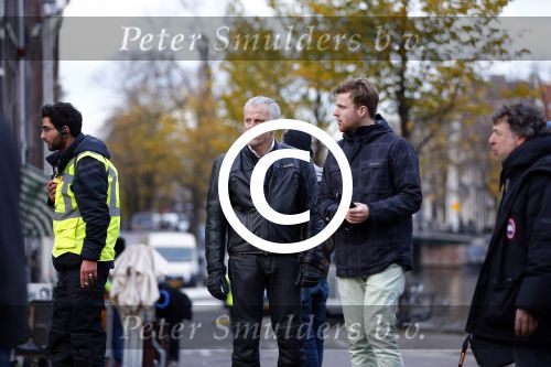 Amsterdam 26 november 2013
Mark v Eeuwen tijdens de opnames van de film kidnap of Freddy Heineken in Amsterdam. peter R de Vries met zijn zoon op de set