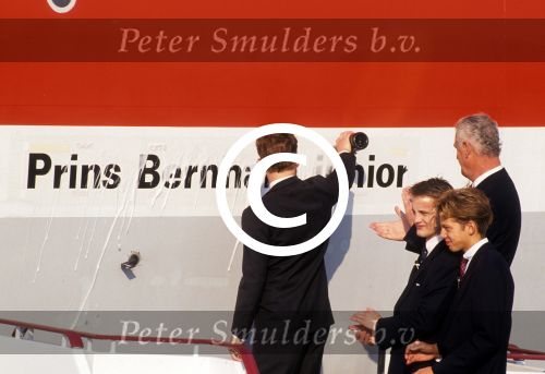 1996 Doop en nieuwe namen voor de boeings van Martin Air met kinderen van Pieter v Vollenhoven, Prins Maurits Prins Pieter Christiaan, Prins Floris en Prins Bernhard Jr. en Martin Schroder