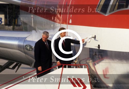 1996 Doop en nieuwe namen voor de boeings van Martin Air met kinderen van Pieter v Vollenhoven, Prins Maurits Prins Pieter Christiaan, Prins Floris en Prins Bernhard Jr. en Martin Schroder