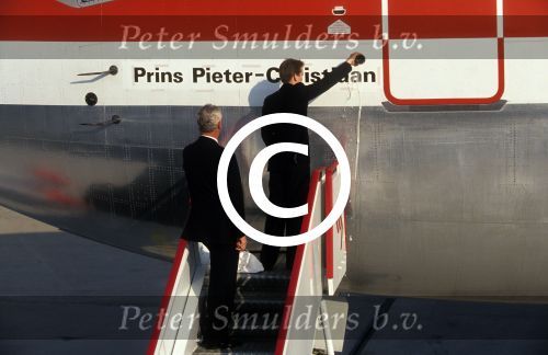 1996 Doop en nieuwe namen voor de boeings van Martin Air met kinderen van Pieter v Vollenhoven, Prins Maurits Prins Pieter Christiaan, Prins Floris en Prins Bernhard Jr. en Martin Schroder