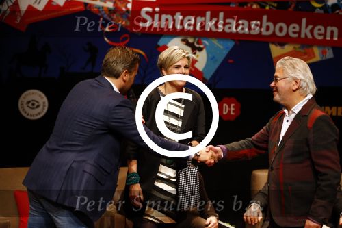 Amsterdam 12 november 2013
Presentatie Sinterklaasboeken van douwe egberts met Winston Gerschtanowitz Ivo Niehe Prinses Laurentien en Najib Amhali in de bibliotheek van Amsterdam.