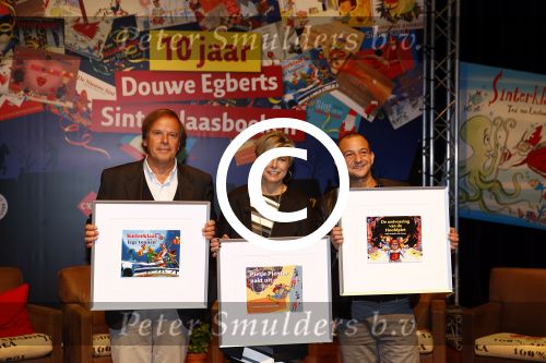Amsterdam 12 november 2013
Presentatie Sinterklaasboeken van douwe egberts met Winston Gerschtanowitz Ivo Niehe Prinses Laurentien en Najib Amhali in de bibliotheek van Amsterdam.