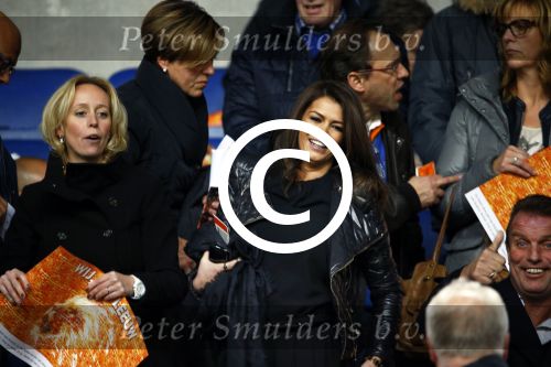 Amsterdam 19 november 2013
Sabia Engizek met ramon v  d Vaart op de tribune bij Nederland - Columbia waar rafael v d Vaart geblesseerd uitvalt.