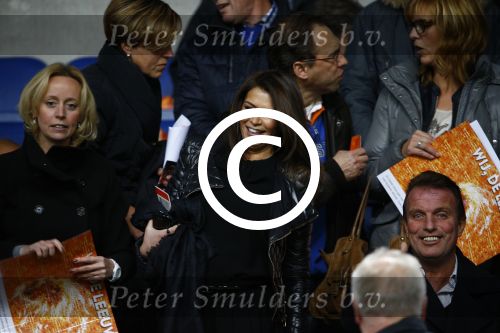 Amsterdam 19 november 2013
Sabia Engizek met ramon v  d Vaart op de tribune bij Nederland - Columbia waar rafael v d Vaart geblesseerd uitvalt.