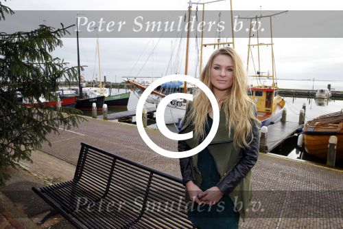 Volendam 26 november 2013
Presentatie cover 100% NL magazine met oa Nick en Simon, Ferri Somogyi , Sandra v Nieuwland en Kees Tol bij Old Dutch.