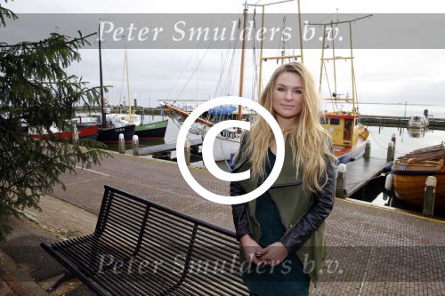 Volendam 26 november 2013
Presentatie cover 100% NL magazine met oa Nick en Simon, Ferri Somogyi , Sandra v Nieuwland en Kees Tol bij Old Dutch.
