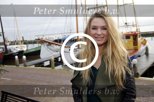 Volendam 26 november 2013
Presentatie cover 100% NL magazine met oa Nick en Simon, Ferri Somogyi , Sandra v Nieuwland en Kees Tol bij Old Dutch.