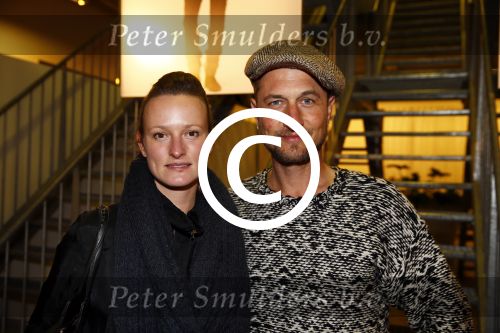 Amsterdam 13 november 2013
Bn ers kunnen een dag voordat het in de winkels van Hennes en Mauritz ligt de kollektie van isabel Marant kopen. Sebastiaan Labrie met vriendin