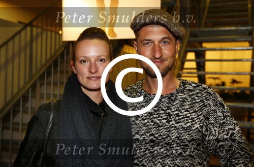 Amsterdam 13 november 2013
Bn ers kunnen een dag voordat het in de winkels van Hennes en Mauritz ligt de kollektie van isabel Marant kopen. Sebastiaan Labrie met vriendin