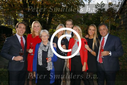 Vaassen 9 november 2014
Presentatie nieuwe produktlijn Aad Ouborg Bourgini genaamd. De presentatie is in restaurant de Leest van Jacob Jan Boerma. Tim Florentine Nikki Lotte en Jaap Ouborg en Aad en Dorien
