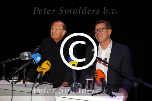Amsterdam 17 december 2014
Joop v d Ende en Albert Verlinde maken bekend op persconferentie in gebouw van Stage holding dat ze samen gaan werken.