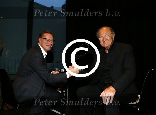 Amsterdam 17 december 2014
Joop v d Ende en Albert Verlinde maken bekend op persconferentie in gebouw van Stage holding dat ze samen gaan werken.