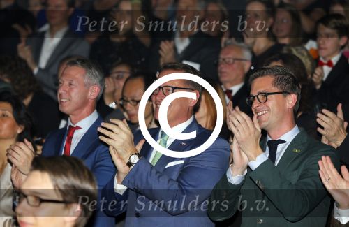 Den Bosch 23 november 2014
Premiere Sound of music in de parade in Den Bosch. 
De cast bestaat uit Anouk Maas Ad Knippels Maaike Widdershoven
Tony Neef Cindy Bell en  Vajen v d Bosch in de Albert Verlinde produktie. Albert en Onno Hoes