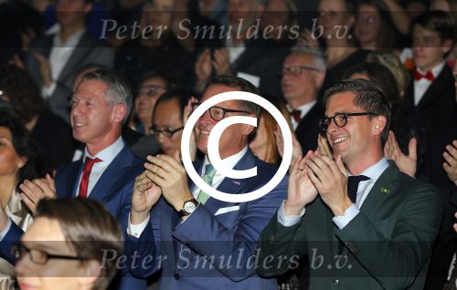 Den Bosch 23 november 2014
Premiere Sound of music in de parade in Den Bosch. 
De cast bestaat uit Anouk Maas Ad Knippels Maaike Widdershoven
Tony Neef Cindy Bell en  Vajen v d Bosch in de Albert Verlinde produktie. Albert en Onno Hoes