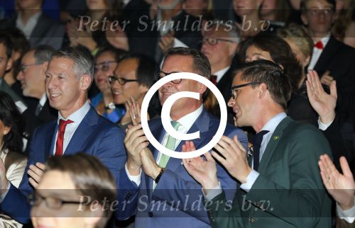 Den Bosch 23 november 2014
Premiere Sound of music in de parade in Den Bosch. 
De cast bestaat uit Anouk Maas Ad Knippels Maaike Widdershoven
Tony Neef Cindy Bell en  Vajen v d Bosch in de Albert Verlinde produktie. Albert en Onno Hoes