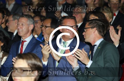 Den Bosch 23 november 2014
Premiere Sound of music in de parade in Den Bosch. 
De cast bestaat uit Anouk Maas Ad Knippels Maaike Widdershoven
Tony Neef Cindy Bell en  Vajen v d Bosch in de Albert Verlinde produktie. Albert en Onno Hoes