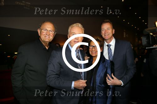Utrecht 18 november 2014
Andre v Duin viert zijn 50 jarig artiesten bestaan in het Beatrix theater.
Andre met Martin en Joop en Janine v d Ende