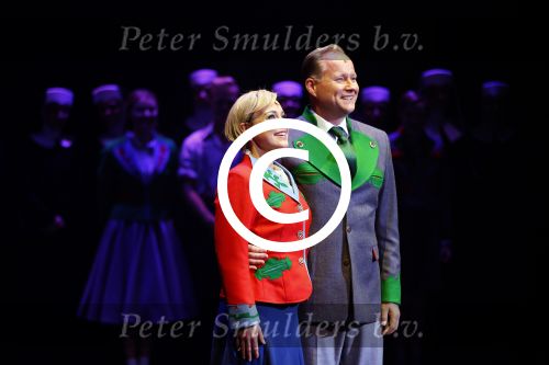 Den Bosch 23 november 2014
Premiere Sound of music in de parade in Den Bosch. 
De cast bestaat uit Anouk Maas Ad Knippels Maaike Widdershoven
Tony Neef Cindy Bell en  Vajen v d Bosch in de Albert Verlinde produktie.