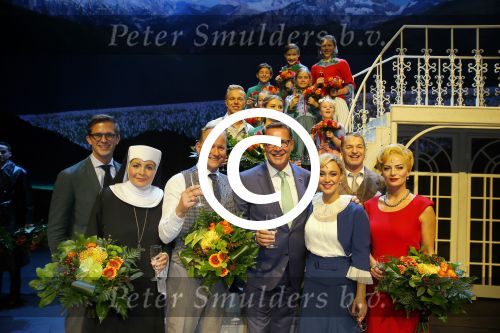Den Bosch 23 november 2014
Premiere Sound of music in de parade in Den Bosch. 
De cast bestaat uit Anouk Maas Ad Knippels Maaike Widdershoven
Tony Neef Cindy Bell en  Vajen v d Bosch in de Albert Verlinde produktie.