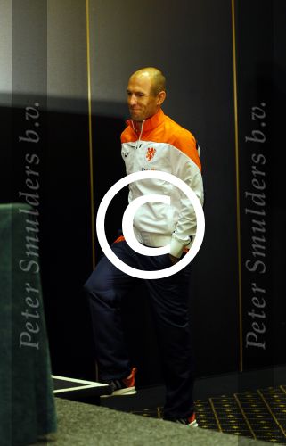 Noordwijk 14 november 2014
Arjen Robben neemt het eerste stripboek over zijn voetbal carriere in ontvangst in hotel Huis ter Duin en aansluitend geeft hij een voetbal clinic op het strand.