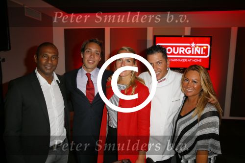 Vaassen 9 november 2014
Presentatie nieuwe produktlijn Aad Ouborg Bourgini genaamd. De presentatie is in restaurant de Leest van Jacob Jan Boerma. Aron en Yvonne Winter met Tim en Florentine Ouborg