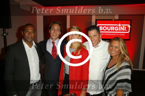 Vaassen 9 november 2014
Presentatie nieuwe produktlijn Aad Ouborg Bourgini genaamd. De presentatie is in restaurant de Leest van Jacob Jan Boerma. Aron en Yvonne Winter met Tim en Florentine Ouborg