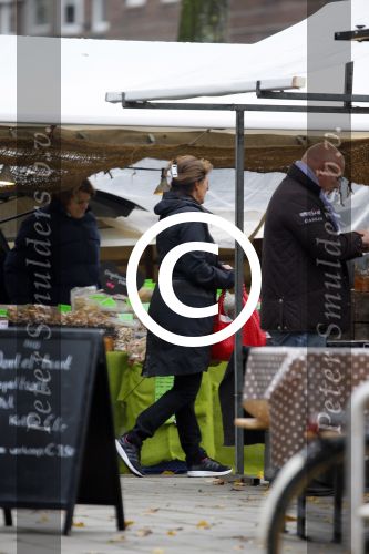 Amsterdam 7 november 2014
Astrid Joosten doet op de fiets boodschappen in Amsterdam zuid