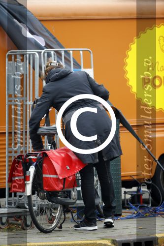 Amsterdam 7 november 2014
Astrid Joosten doet op de fiets boodschappen in Amsterdam zuid