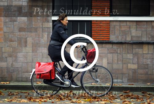 Amsterdam 7 november 2014
Astrid Joosten doet op de fiets boodschappen in Amsterdam zuid