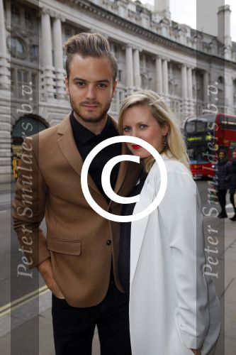 Londen 15 december 2014
Chantal Janzen en Marco Geeratz trouwen in Hotal Cafe Royal.
Het feest is s avonds in hotel Claridge\'s. Jim bakkum en Bettina Holwerda