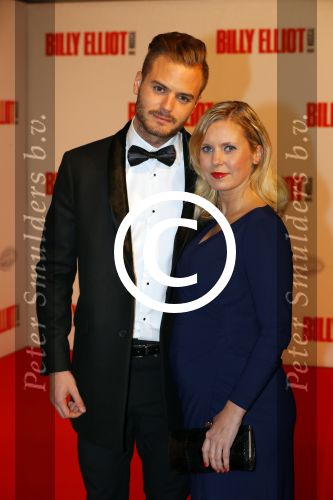 Scheveningen 30 november 2014
Premiere Billy Elliot in het circustheater. Jim Bakkum en Bettina Holwerda (zwanger)