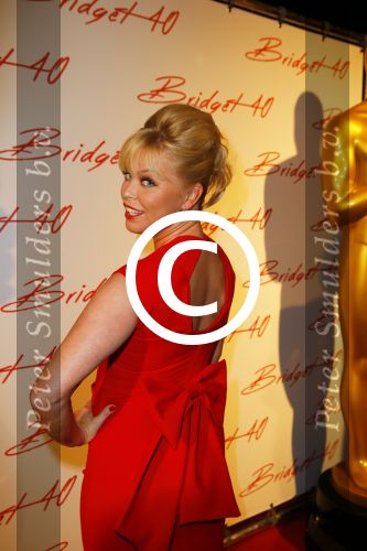 Amsterdam 15 november 2014
Bridget Maasland viert met haar familie en vrienden haar 40e verjaardag en het thema is The Oscars. Bridget met ouders en broer