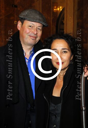 Amsterdam 18 december 2014
Premiere kerst circus in Carre.
Carel Kraayenhof met vrouw