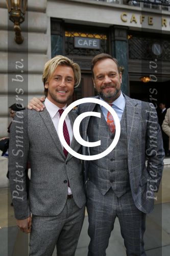 Londen 15 december 2014
Chantal Janzen en Marco Geeratz trouwen in Hotal Cafe Royal.
Het feest is s avonds in hotel Claridge\'s. Carlo Boszhard met vriend e