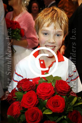 Scheveningen 30 november 2014
Premiere Billy Elliot in het circustheater met in de hoofdrollen Pia Douwes Carry Tefsen Bas Heerkens Reinier Demeijer en Bas Grevelink. Billy werd gespeeld door Carlos Puts.