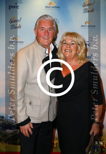 Den Bosch 23 november 2014
Premiere Sound of music in de parade in Den Bosch. Carl Dona met vrouw
